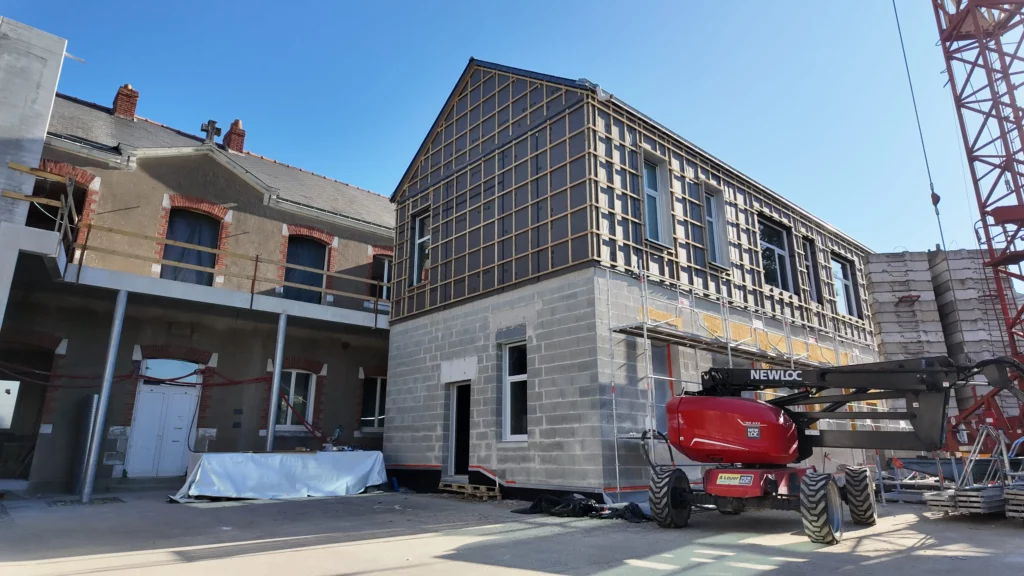 Bâtiment rénové de l’école Saint-Félix à Nantes après les travaux de restructuration et d’extension.
